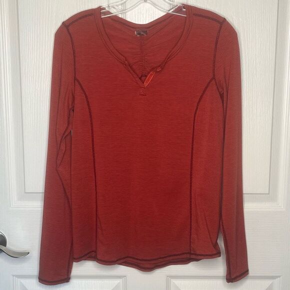 Marmot Sz M Long Sleeve Shirt Ruched Back Rust Split Vneck - Picture 13 of 13